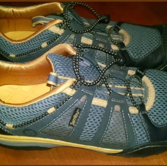roadrunner shoes